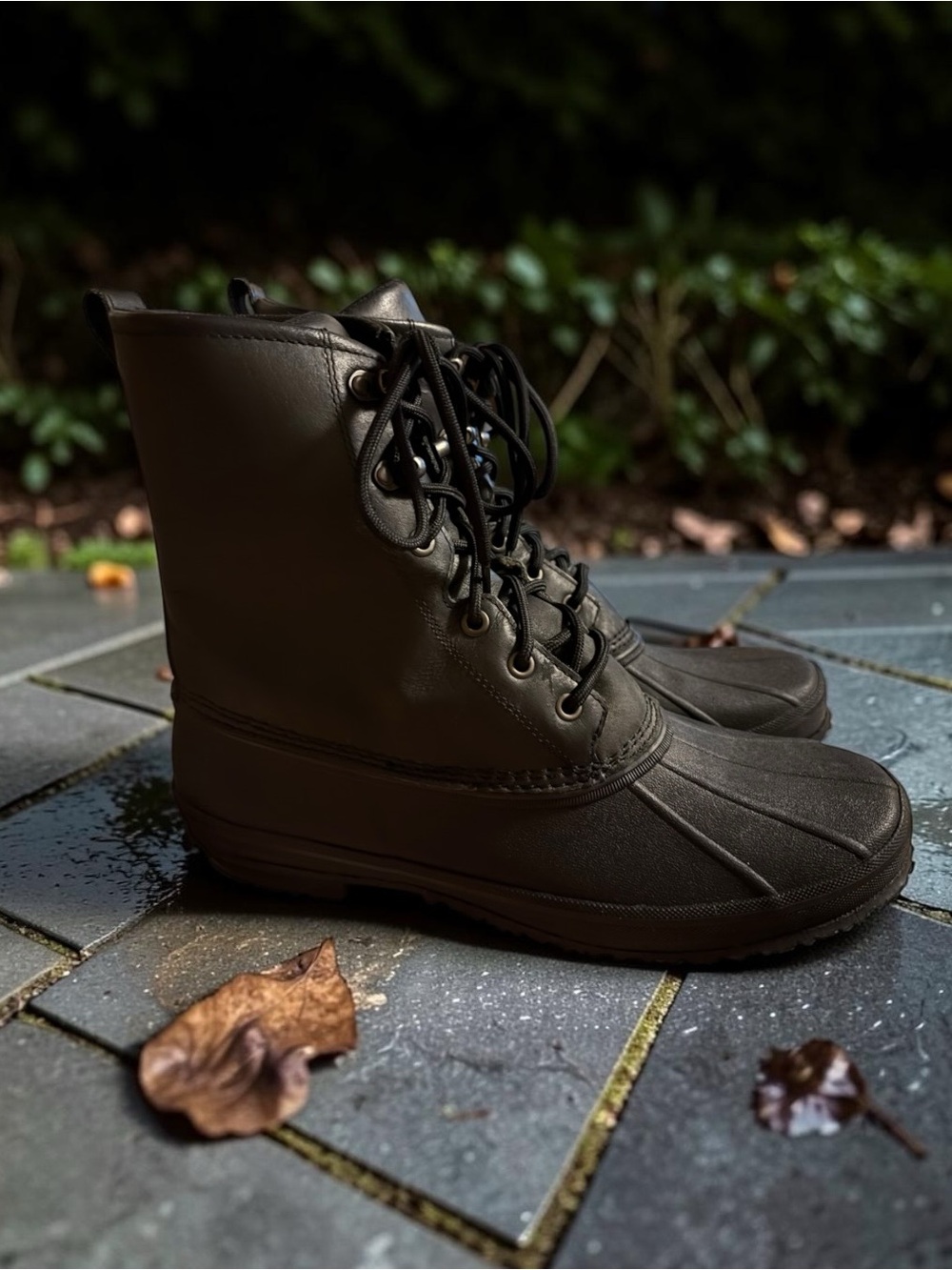 UGG Yucca Waterproof Duck Boots Men’s Size 13 Black 1015382